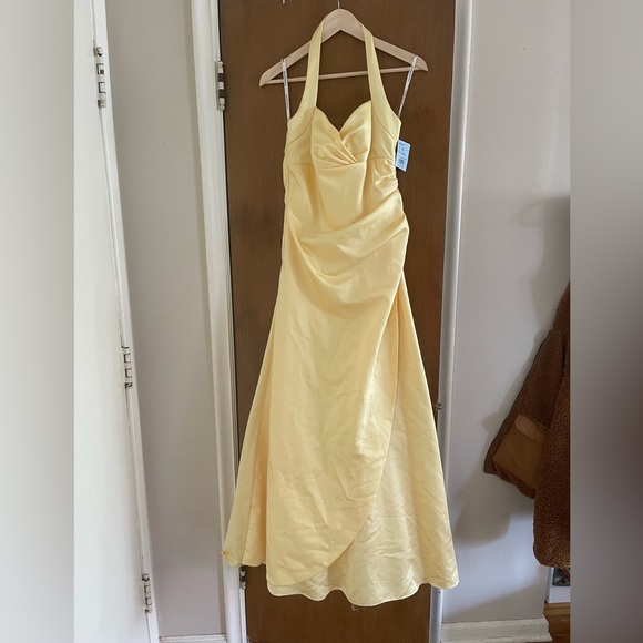 David’s bridal NWT size 10 halter ruched gown - Picture 3 of 9